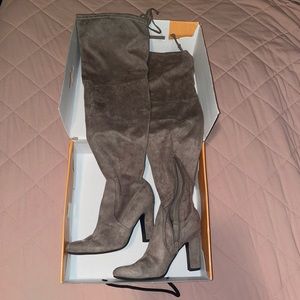 over the knee velvet boots